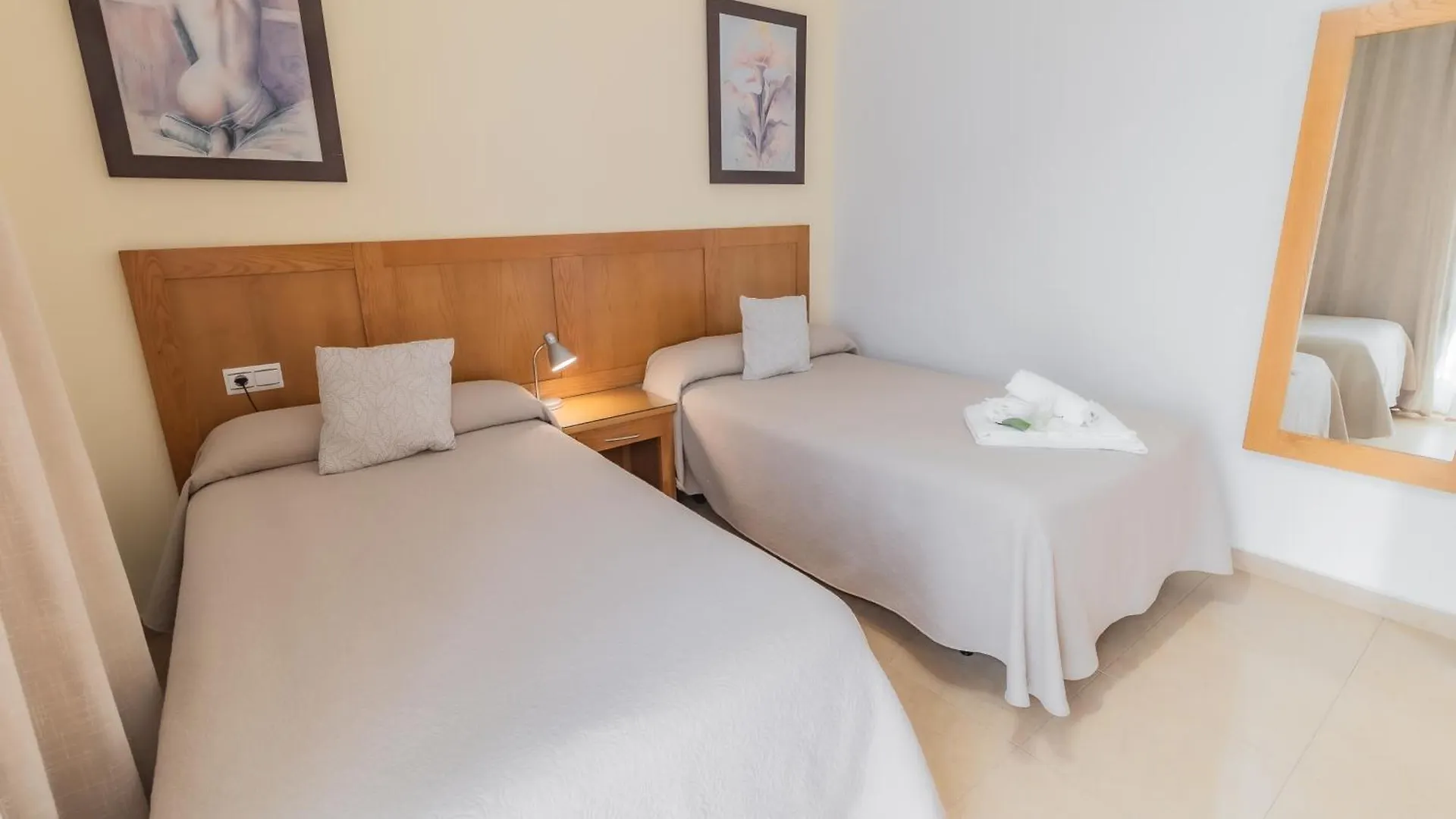 Apartamentos Turisticos Las Yucas Torre Del Mar Appartement
